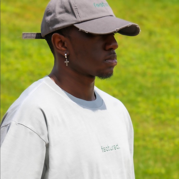 featured. shirt - Picture 3 of 5